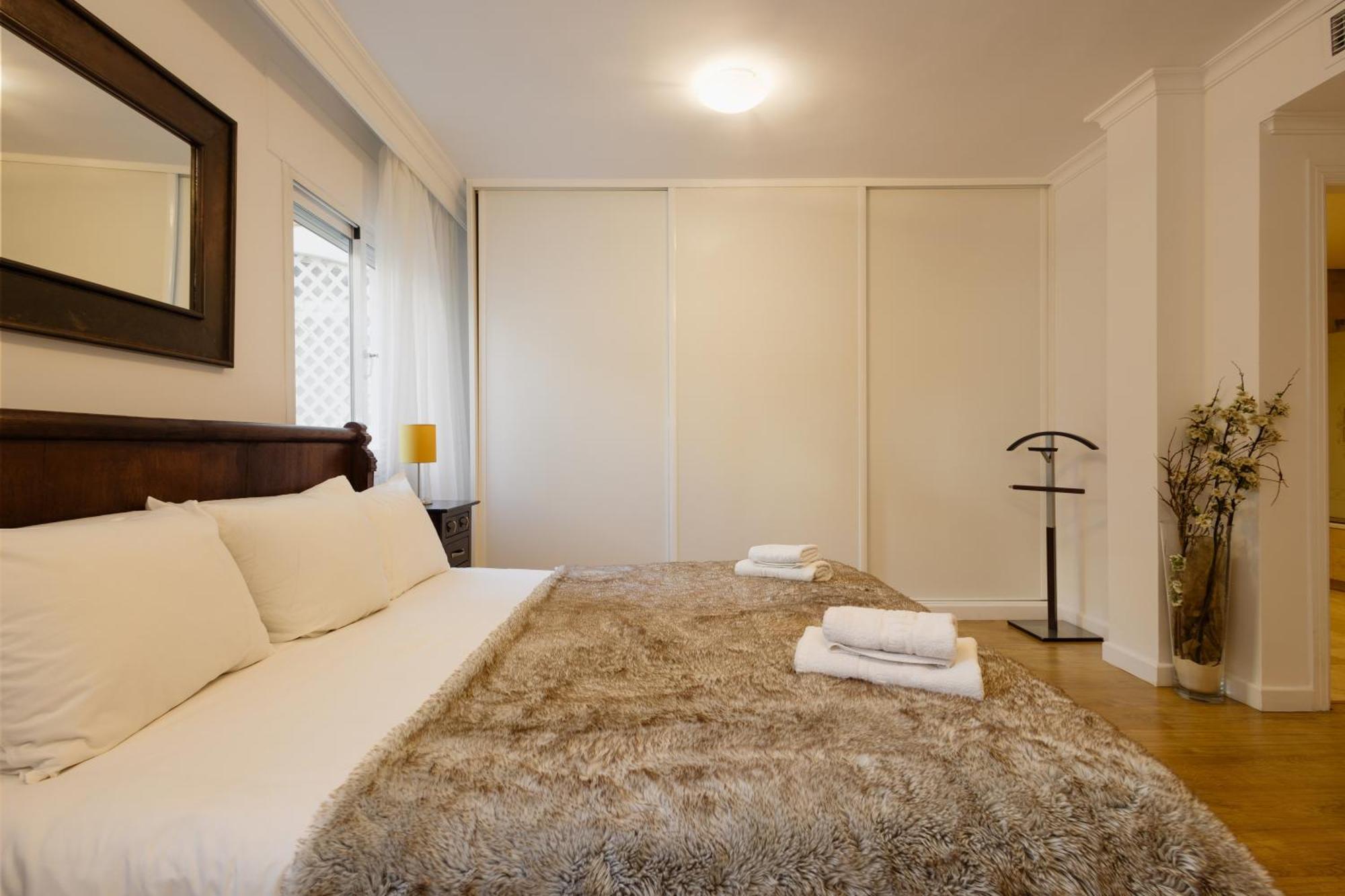 Ground Floor Holiday Apartment With Terrace And Pool In Puerto Banus, Марбелья Экстерьер фото